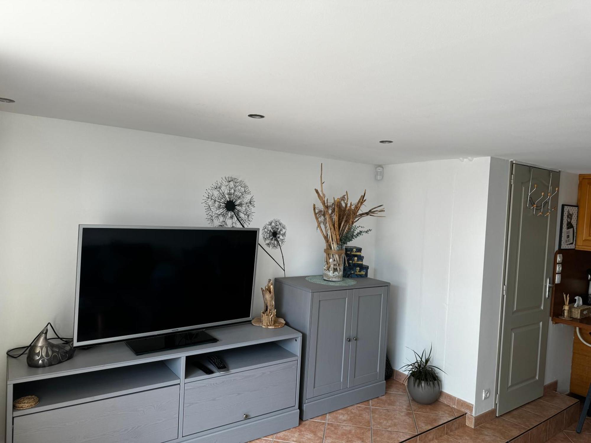 Au Calme Dans Maison En Rez De Jardin A 2,2 Kms Du Groupama Stadium Et Salle Ldlc Arena Meyzieu Bagian luar foto